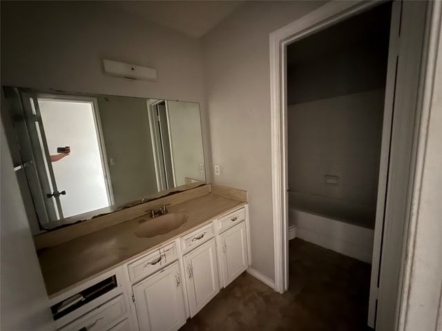934 Live Oak Drive, Desoto, TX 75115