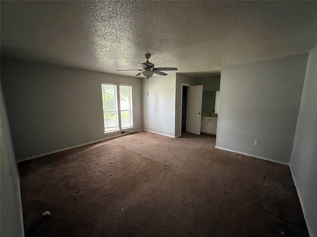 934 Live Oak Drive, Desoto, TX 75115
