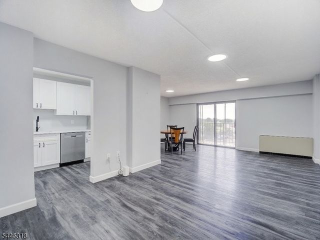 10 N Wood Ave 623, Linden City, NJ 07036
