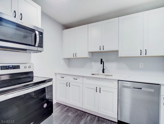 10 N Wood Ave 623, Linden City, NJ 07036