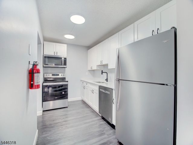 10 N Wood Ave 623, Linden City, NJ 07036