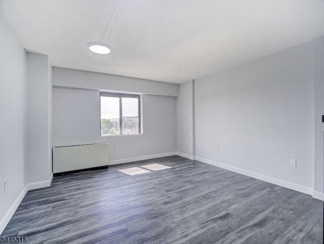 10 N Wood Ave 623, Linden City, NJ 07036