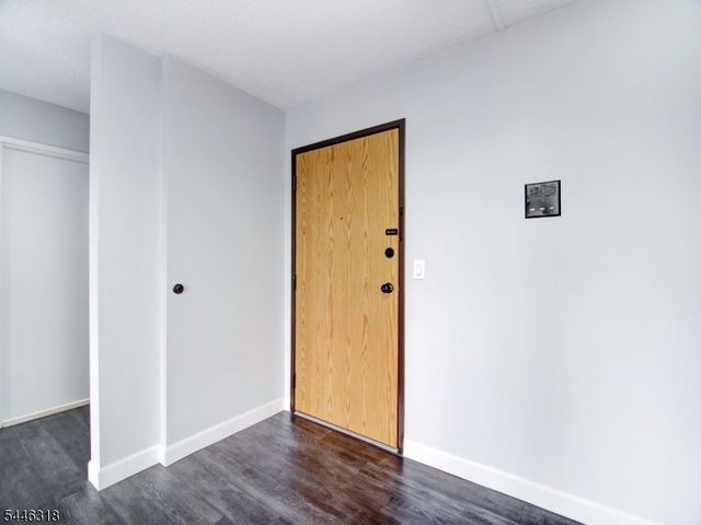 10 N Wood Ave 623, Linden City, NJ 07036