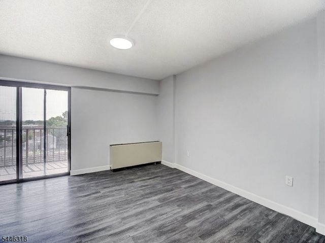 10 N Wood Ave 623, Linden City, NJ 07036