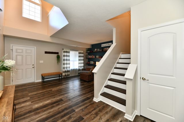 6695 Buhrstone Lane, Avon, IN 46123