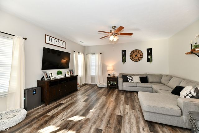 6695 Buhrstone Lane, Avon, IN 46123