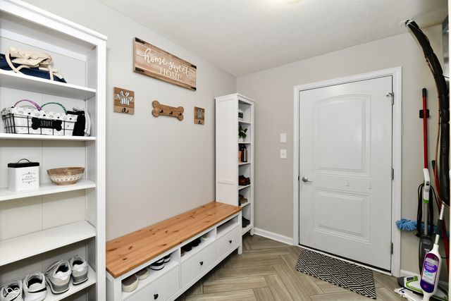 6695 Buhrstone Lane, Avon, IN 46123