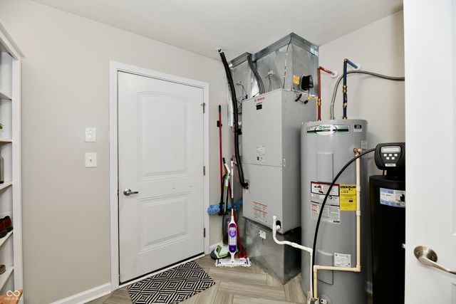 6695 Buhrstone Lane, Avon, IN 46123