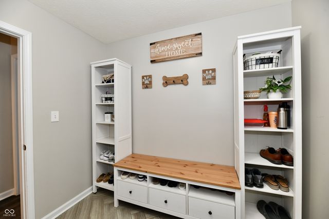 6695 Buhrstone Lane, Avon, IN 46123