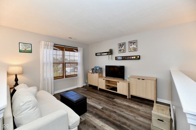 6695 Buhrstone Lane, Avon, IN 46123