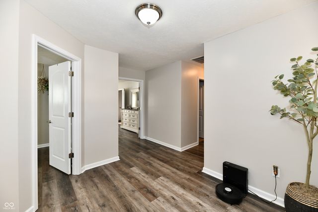 6695 Buhrstone Lane, Avon, IN 46123