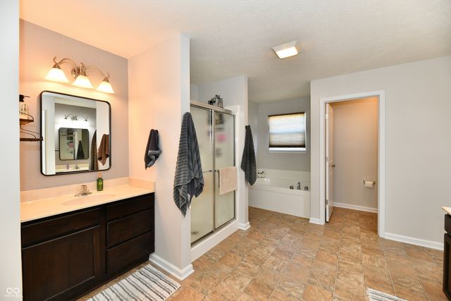 6695 Buhrstone Lane, Avon, IN 46123