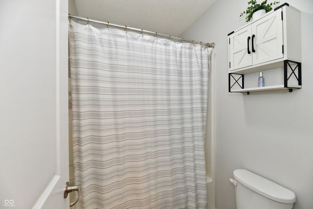 6695 Buhrstone Lane, Avon, IN 46123