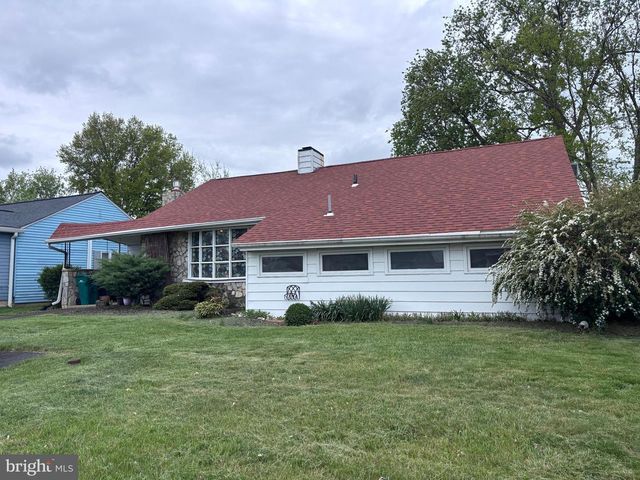 415 BERKSHIRE RD, Fairless Hills, PA 19030