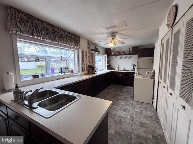 415 BERKSHIRE RD, Fairless Hills, PA 19030