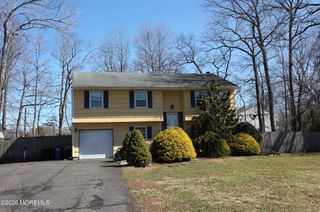 7 Portsmouth Road, Englishtown, NJ 07726