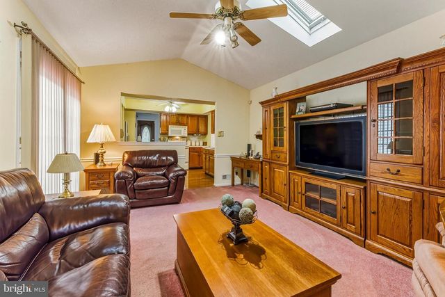 13 KEATLEY DR, Marlton, NJ 08053