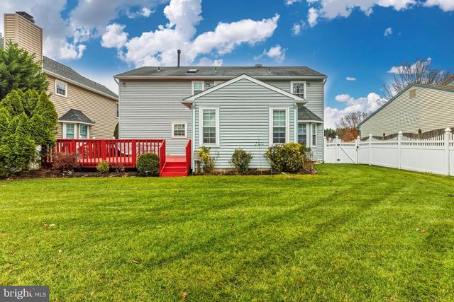 13 KEATLEY DR, Marlton, NJ 08053