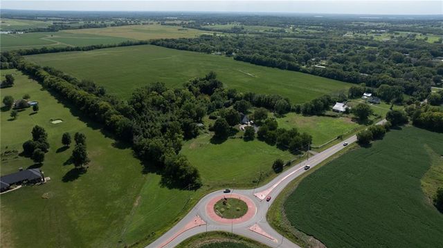 2011 State Rt 58 Highway, Raymore, MO 64083