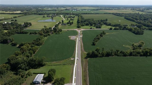 2011 State Rt 58 Highway, Raymore, MO 64083