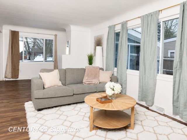 2003 Carman Drive, Saginaw, MI 48602