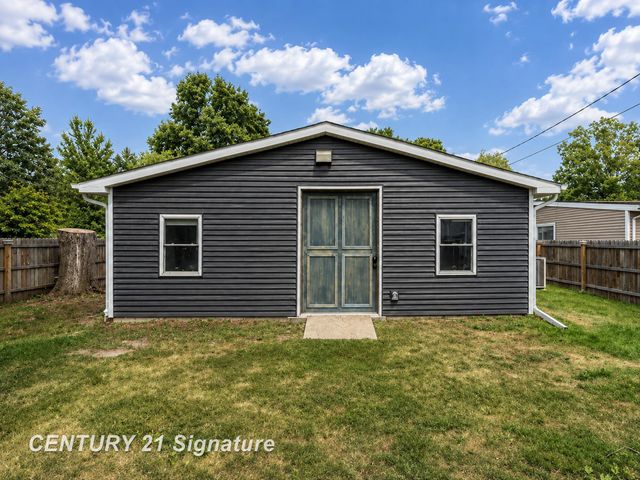 2003 Carman Drive, Saginaw, MI 48602