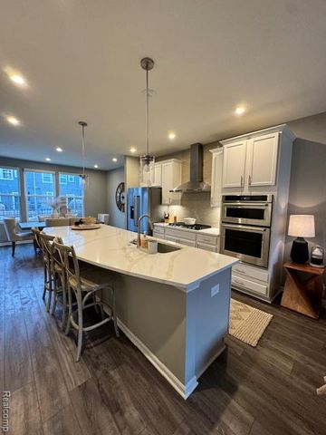 215 N Sydney Court, Plymouth, MI 48170