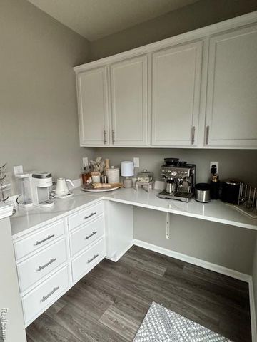 215 N Sydney Court, Plymouth, MI 48170