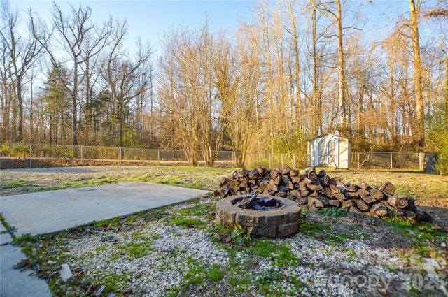 3345 Hunting Wood Court, Gastonia, NC 28052
