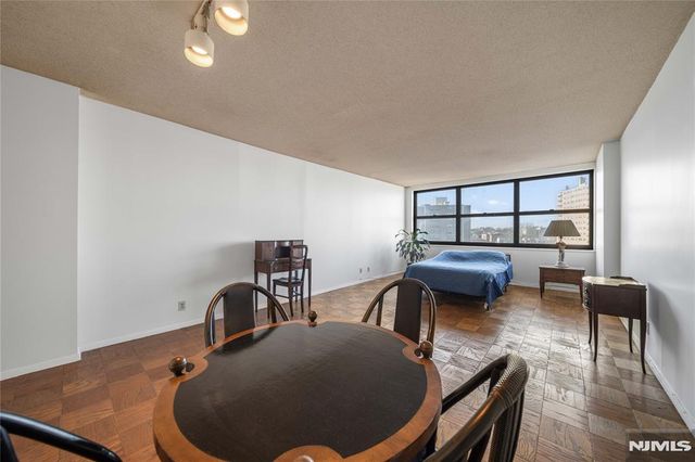 7004 Boulevard East 25A, Guttenberg, NJ 07093