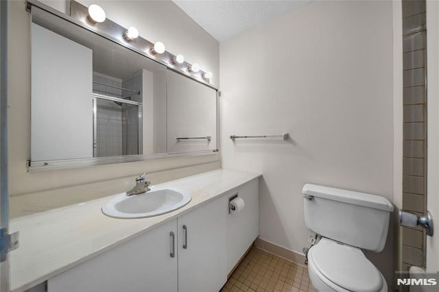 7004 Boulevard East 25A, Guttenberg, NJ 07093