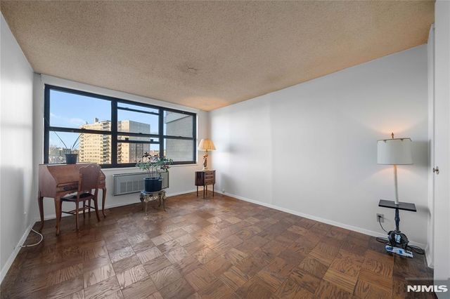 7004 Boulevard East 25A, Guttenberg, NJ 07093