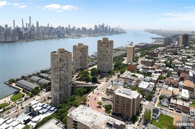 7004 Boulevard East 25A, Guttenberg, NJ 07093