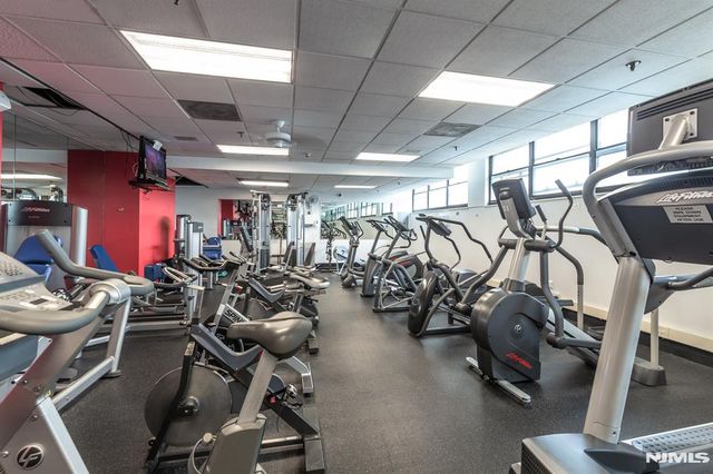 7004 Boulevard East 25A, Guttenberg, NJ 07093