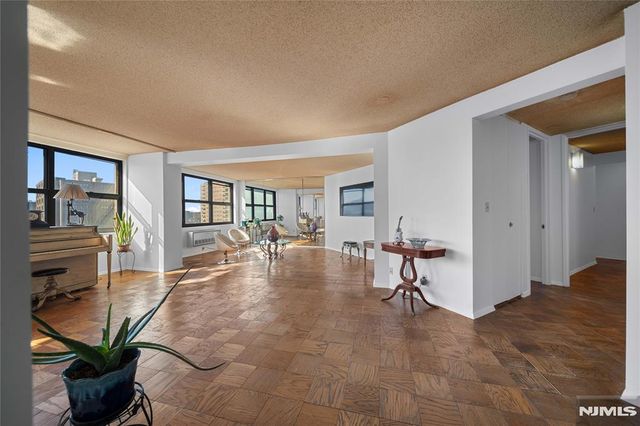 7004 Boulevard East 25A, Guttenberg, NJ 07093