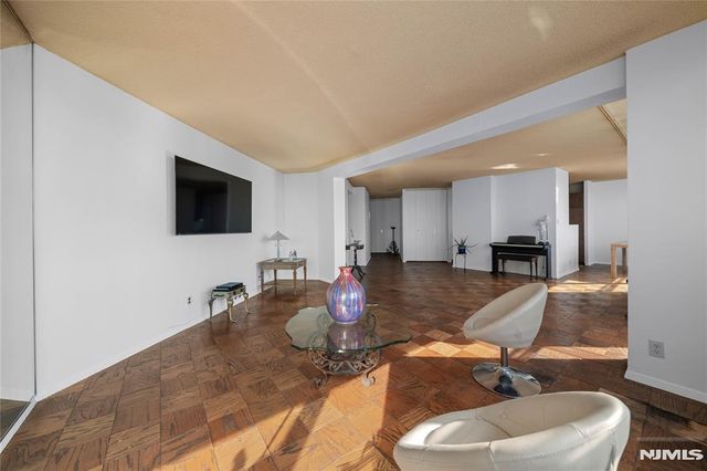 7004 Boulevard East 25A, Guttenberg, NJ 07093