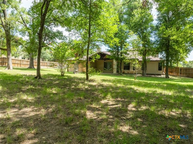 1010 Woodland Bend Circle, Salado, TX 76571