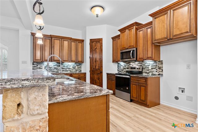 1010 Woodland Bend Circle, Salado, TX 76571