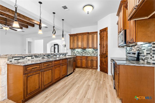 1010 Woodland Bend Circle, Salado, TX 76571