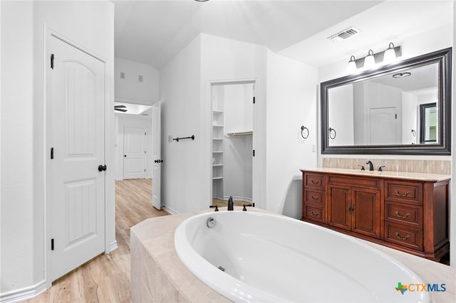 1010 Woodland Bend Circle, Salado, TX 76571