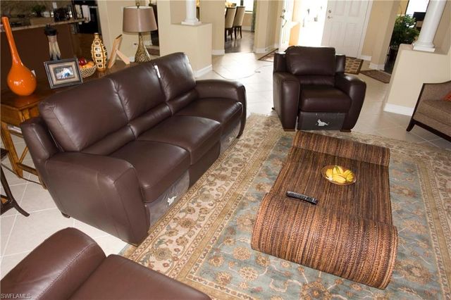 10142 Avalon Lake CIR, Fort Myers, FL 33913