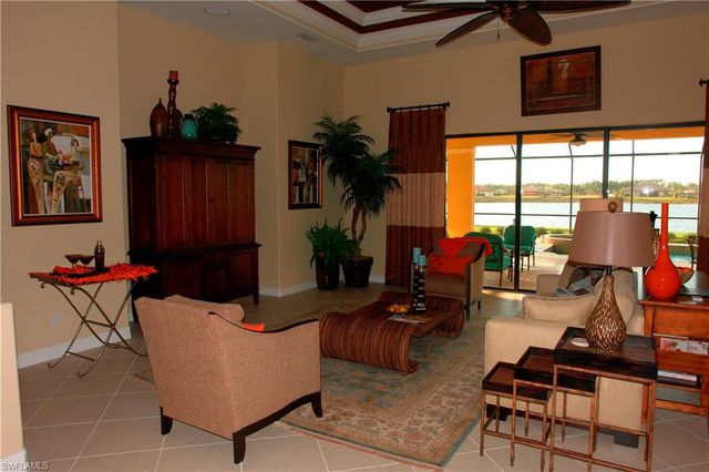 10142 Avalon Lake CIR, Fort Myers, FL 33913