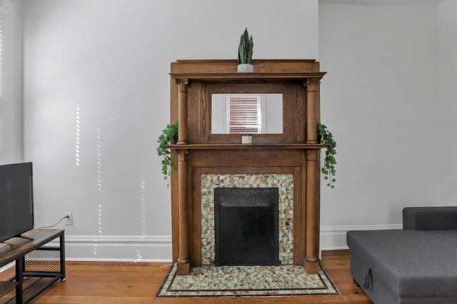 582 S Pearl Street, Columbus, OH 43215