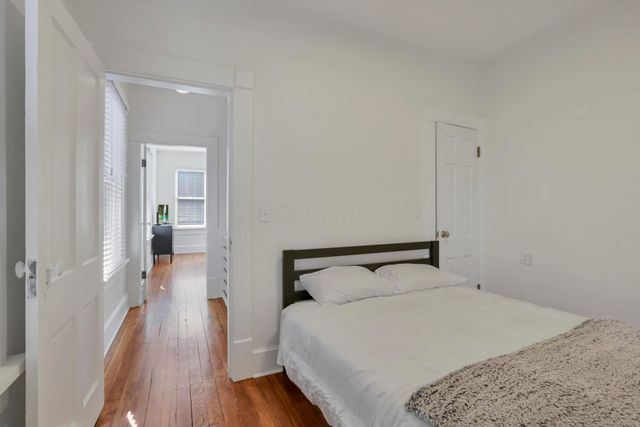 582 S Pearl Street, Columbus, OH 43215