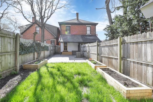 582 S Pearl Street, Columbus, OH 43215