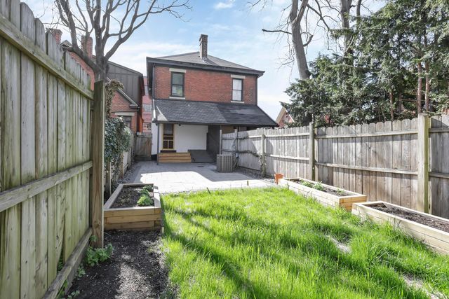 582 S Pearl Street, Columbus, OH 43215