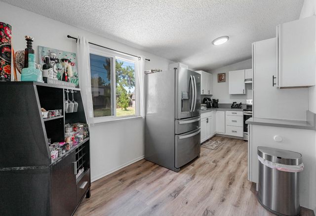 2564 Crescent Avenue, Clovis, CA 93612