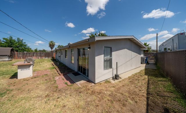 2564 Crescent Avenue, Clovis, CA 93612