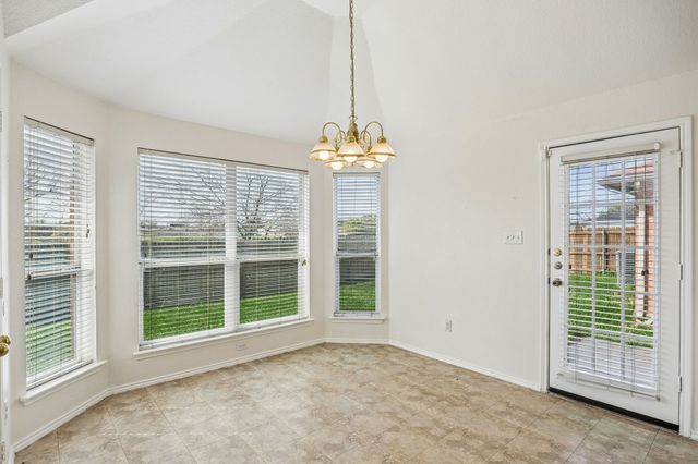 1914 Lennox Lane, Arlington, TX 76018