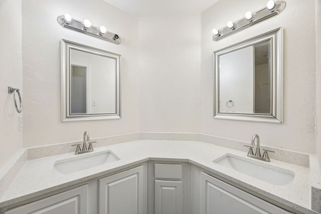 1914 Lennox Lane, Arlington, TX 76018